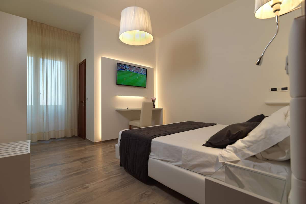 superior double room, sea view | in-room safe, desk, cots/infant beds, free wifi