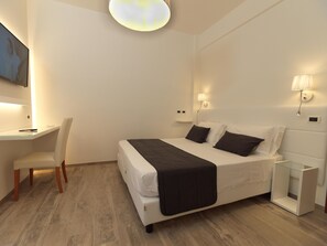 Superior Double Room, Sea View | In-room safe, desk, cribs/infant beds, free WiFi - Hotel Florence (Mondolfo)