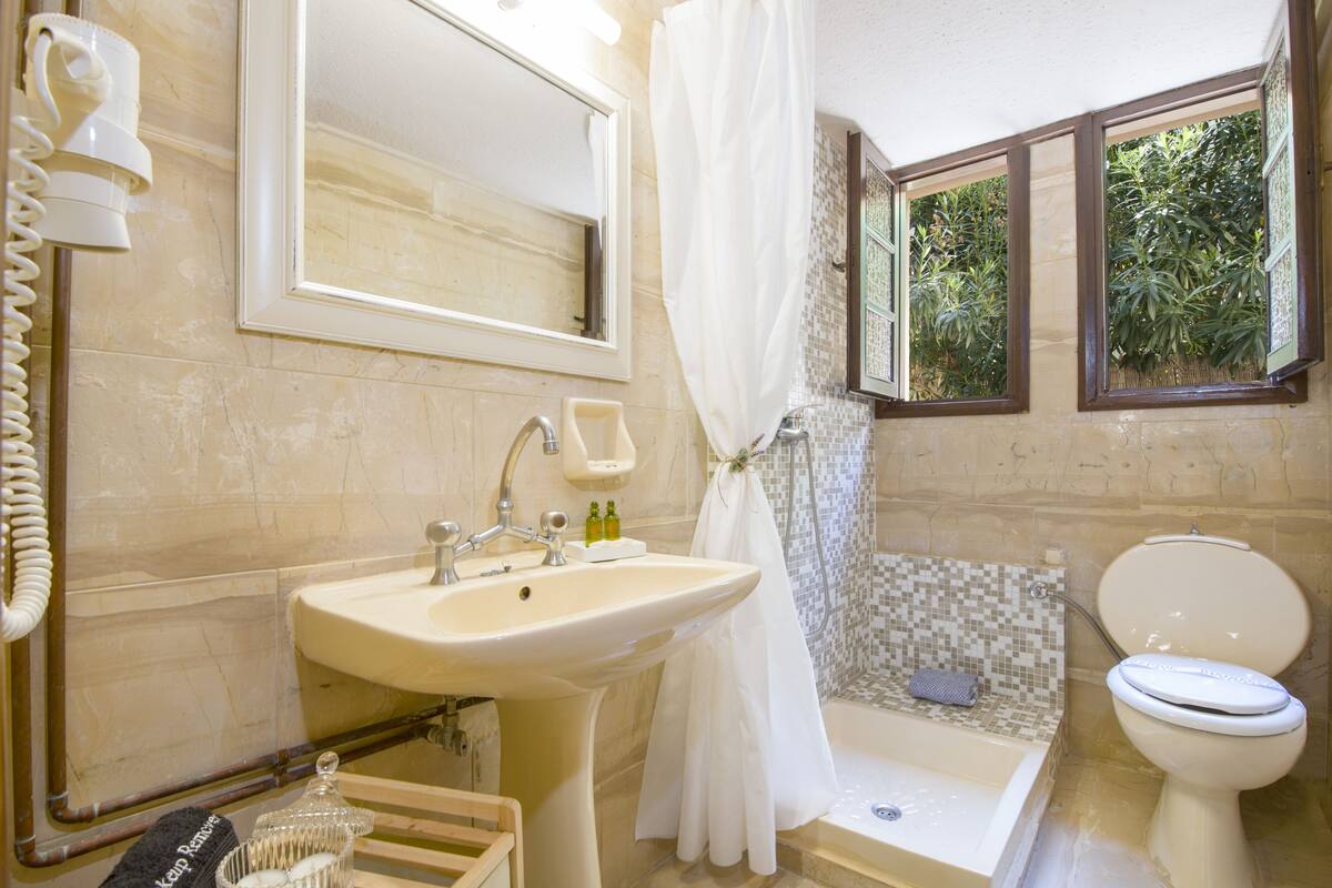 family apartment, 1 bedroom, balcony | garden view