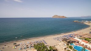 Beach nearby, 2 beach bars