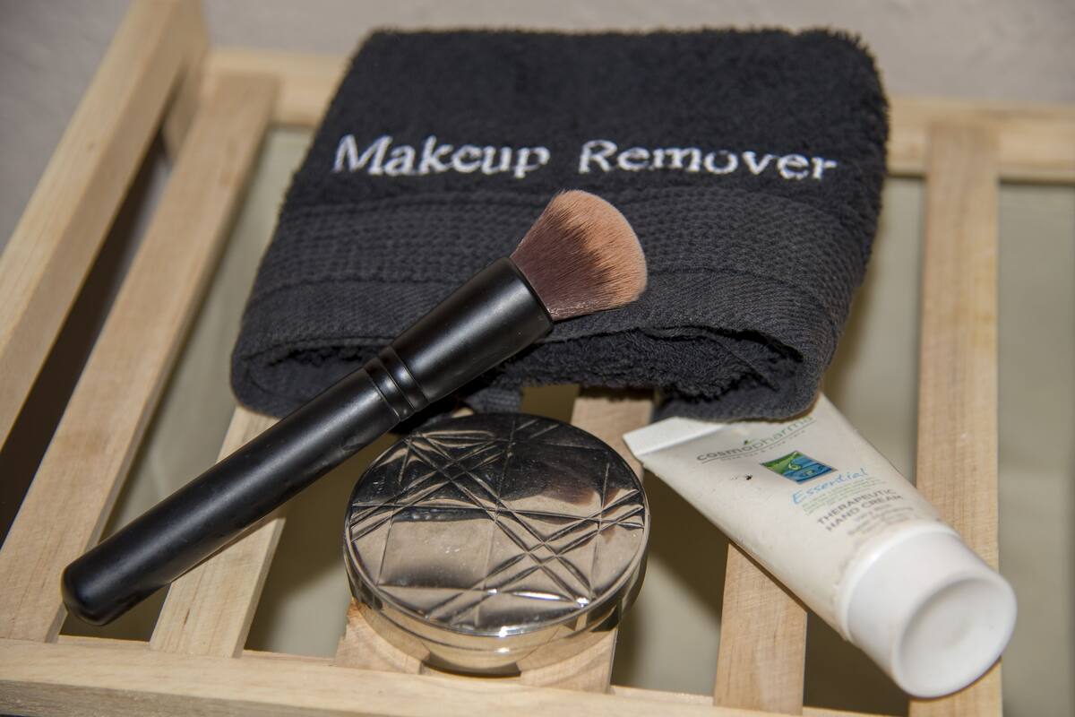 body treatments, hot stone massages, deep-tissue massages