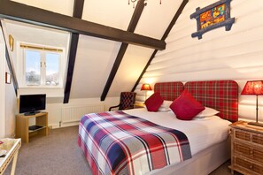 Premium bedding, iron/ironing board, free WiFi