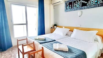 Minibar, individually decorated, individually furnished, desk