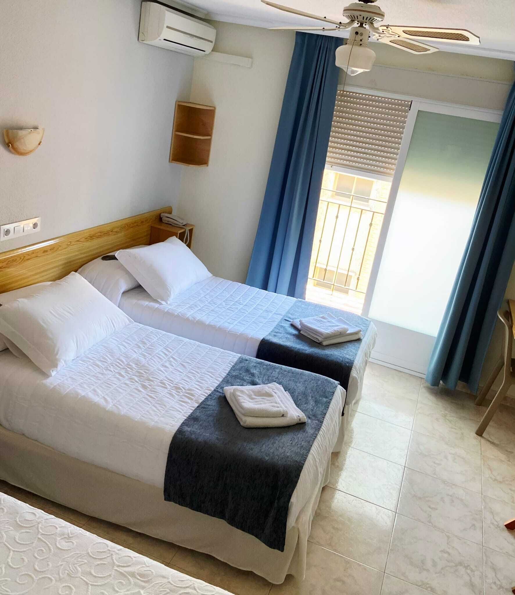 Minibar, individually decorated, individually furnished, desk