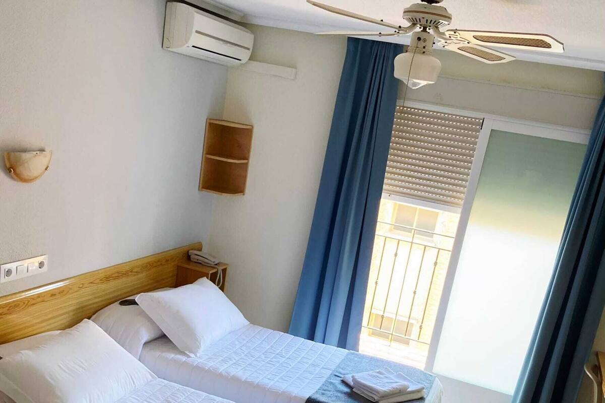 Minibar, individually decorated, individually furnished, desk