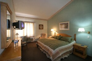 Superior Room | Desk, soundproofing, iron/ironing board, free WiFi