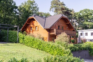 Decoración personalizada, muebles diferentes y wifi gratis 