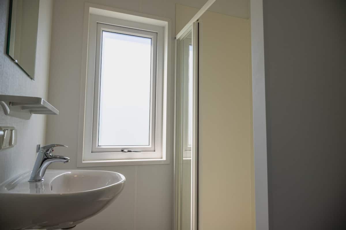 Pavilion 5 | Bathroom