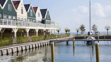 Zuiderzee 10 | Individually decorated, individually furnished, cribs/infant beds