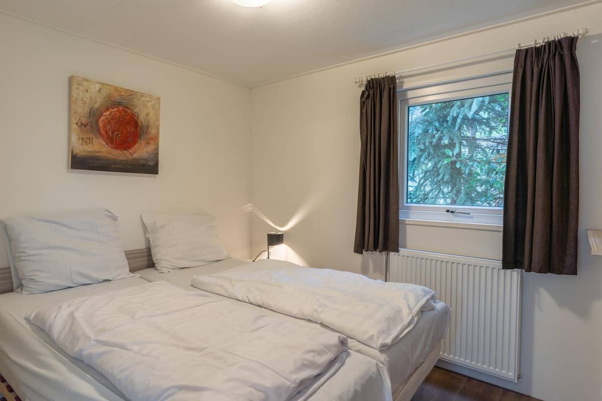WiFi (free), individually decorated, individually furnished, bed sheets