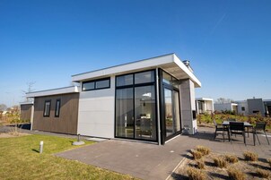 Pavilion Waterfront 6 | Individually decorated, individually furnished, free WiFi, bed sheets