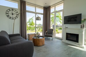 Pavilion 6 | 客廳 | 電視