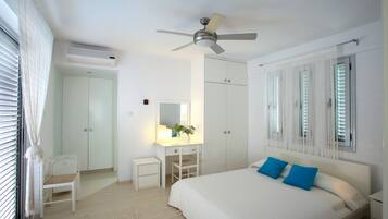 4 bedrooms, in-room safe, iron/ironing board, cots/infant beds