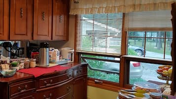 Free daily continental breakfast
