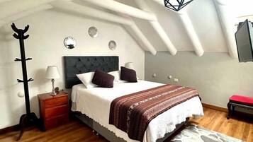 Quarto casal standard | Wi-Fi de cortesia, roupa de cama