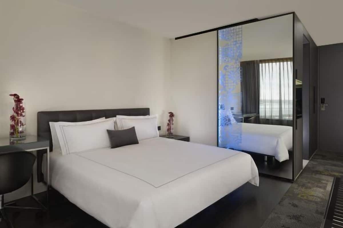 Minibar, in-room safe, desk, soundproofing