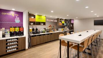 Free daily continental breakfast