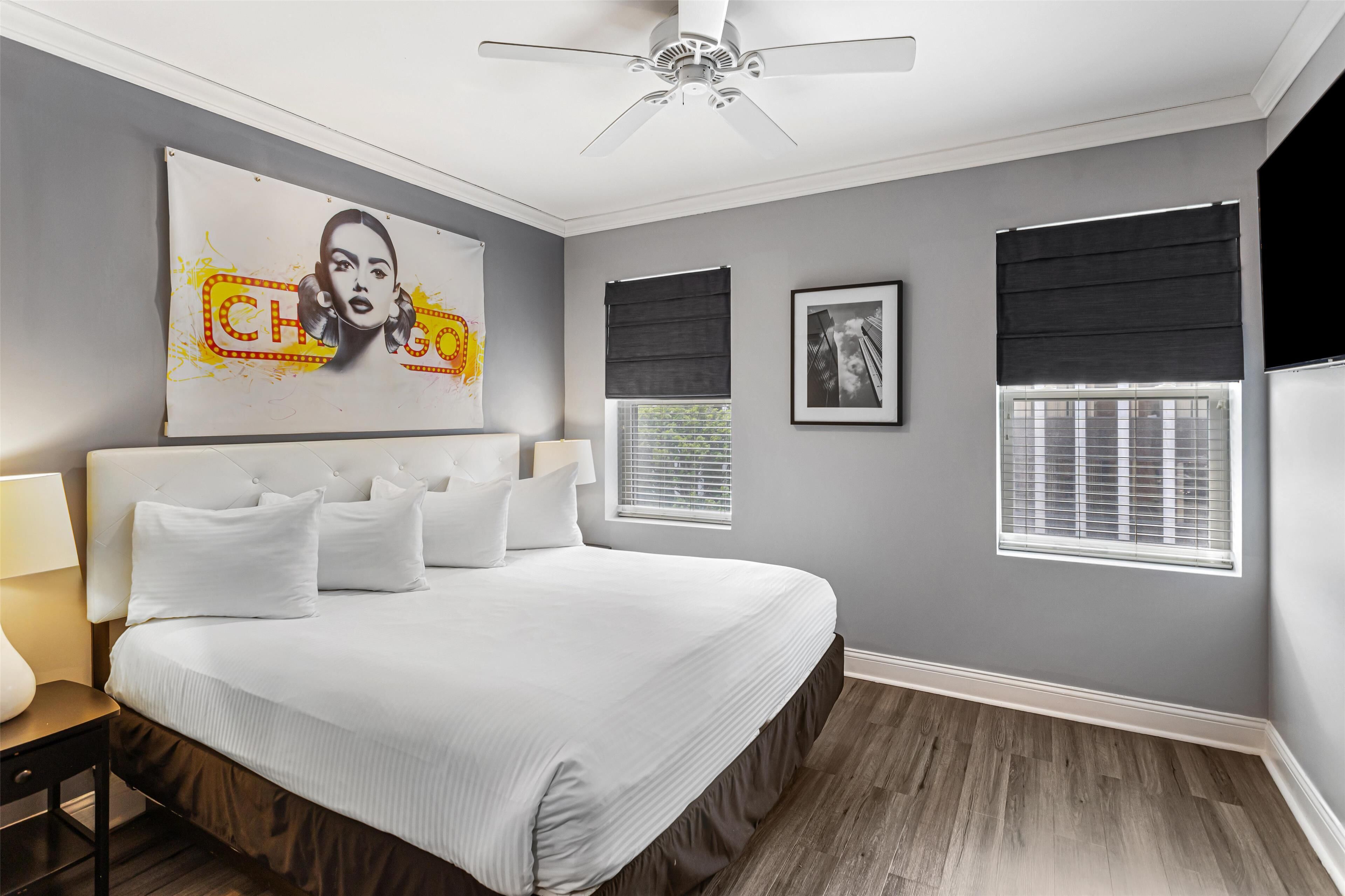 standard room, 1 king bed, non smoking, refrigerator & microwave | premium bedding, down duvets, in-room safe, desk