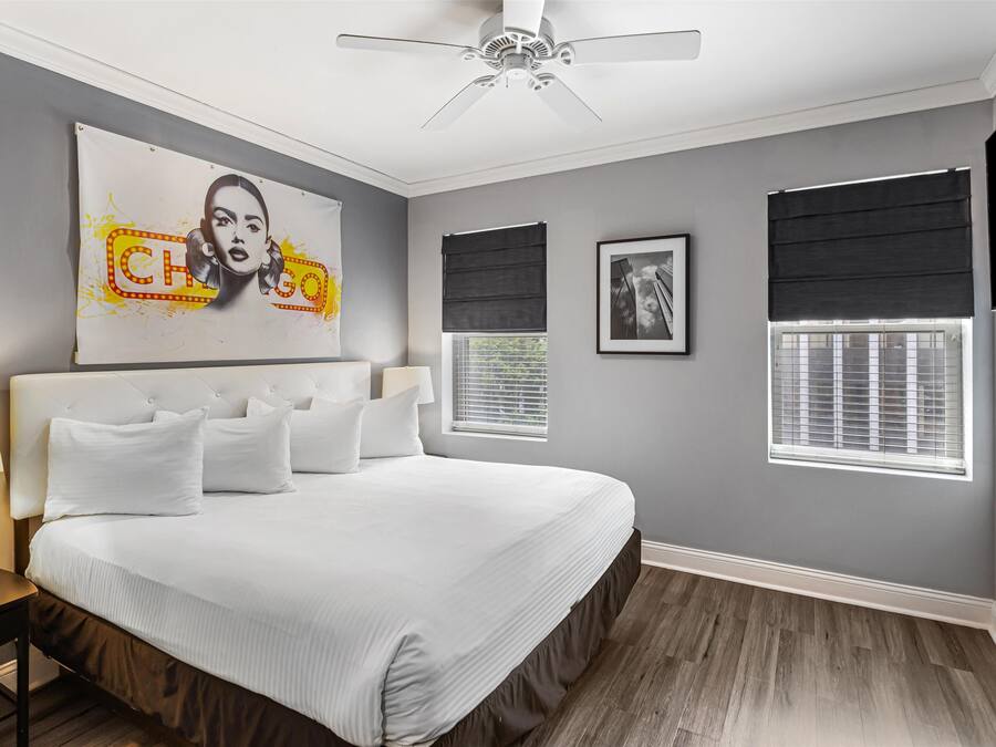 Standard Room, 1 King Bed, Non Smoking, Refrigerator & Microwave