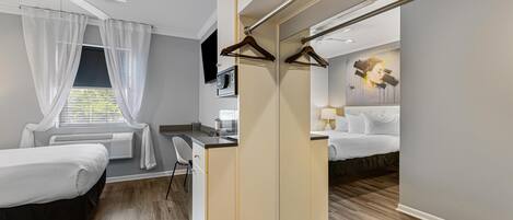 Standard Room, 1 Double Bed, Non Smoking, Refrigerator & Microwave | Premium bedding, down comforters, in-room safe, desk