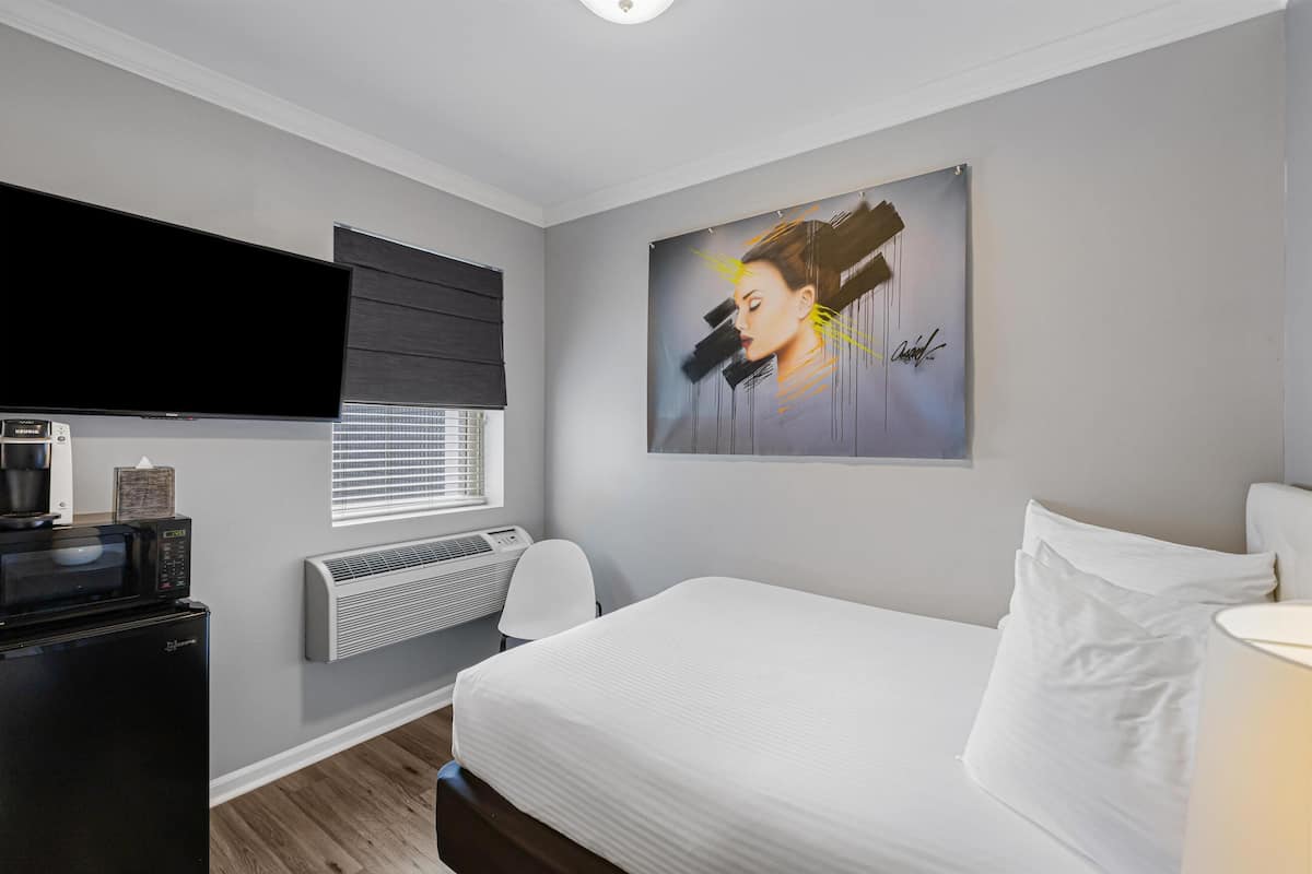 Quarto standard, 1 cama de casal, para não fumantes (Small Room) | Roupas de cama premium, edredons de pluma, cofres nos quartos