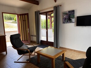 Comfort House, Ensuite, Mountain View | Property entrance - Le Jardin des Gorges (Belvianes-et-Cavirac)