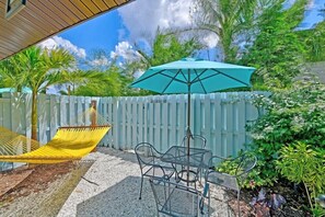 Outdoor dining - Siesta Palms (sarasota)