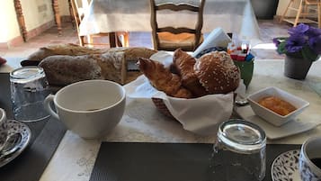 Desayuno continental incluido todos los días