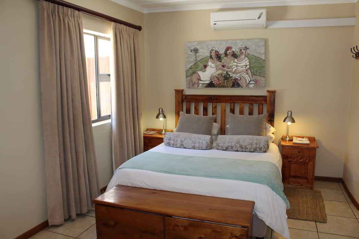 LUXURY ROOM 08 | Individually decorated, individually furnished, WiFi, wheelchair access