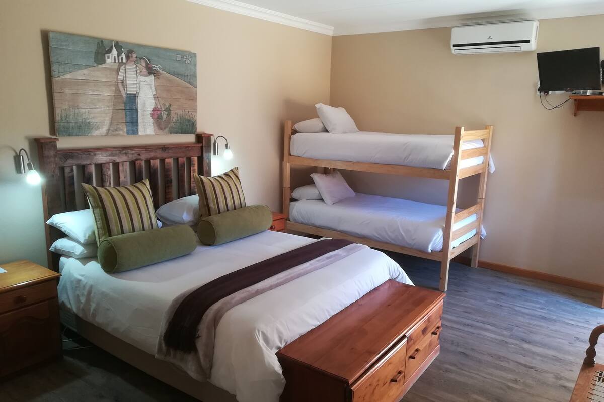 LUXURY ROOM 19