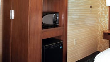 Sengetøy av topp kvalitet, safe på rommet og skrivebord