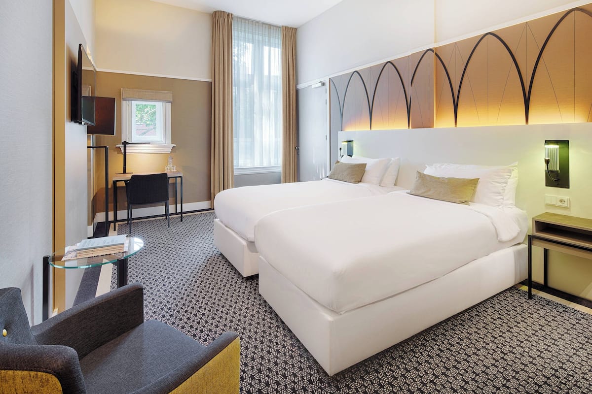 Superior Room, 2 Twin Beds, Non Smoking | Minibar, in-room safe, individually decorated, individually furnished