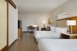 1 bedroom, hypo-allergenic bedding, desk, laptop workspace