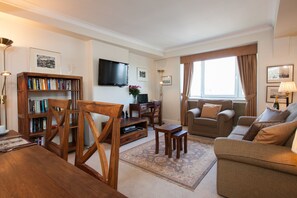 Apartament superior, 1 dormitori | 1 dormitori, caixa forta a l'habitació i mobiliari individual