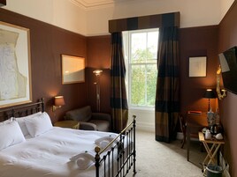 Comfort Tek Büyük Yataklı Oda, Banyolu/Duşlu, Bahçe Manzaralı | Kablosuz İnternet 