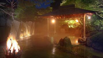 Aromatherapy, thalassotherapy, facials