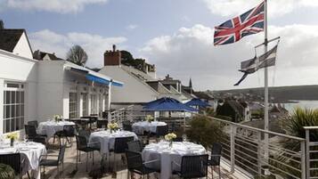 Breakfast, lunch, dinner served; British cuisine