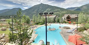 Outdoor pool - Embarc Panorama (Panorama)