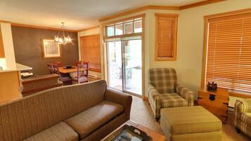 Standard Suite, 2 Bedrooms, Kitchen