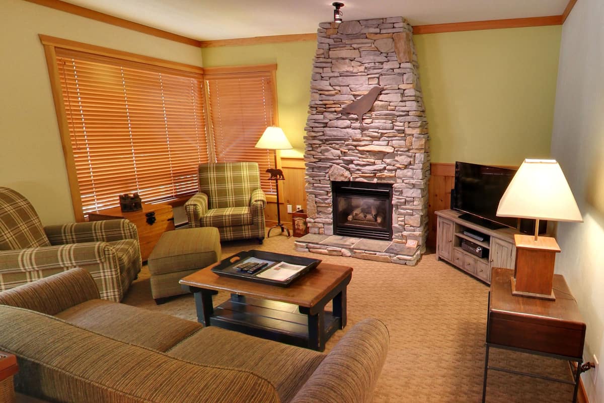 Standard Suite, 2 Bedrooms, Kitchen | In-room safe, iron/ironing board, WiFi, bed sheets