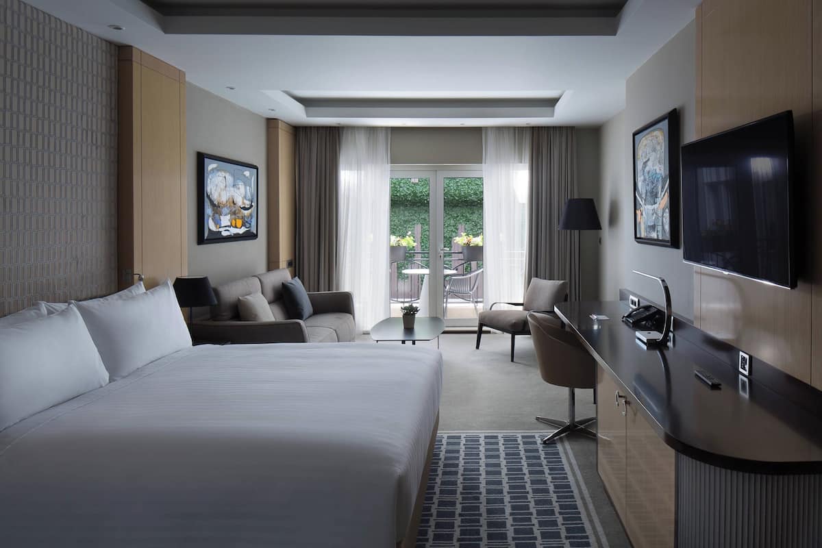 Junior-Suite, 1 King-Bett und Schlafsofa | 1 Schlafzimmer, hochwertige Bettwaren, Minibar, Zimmersafe