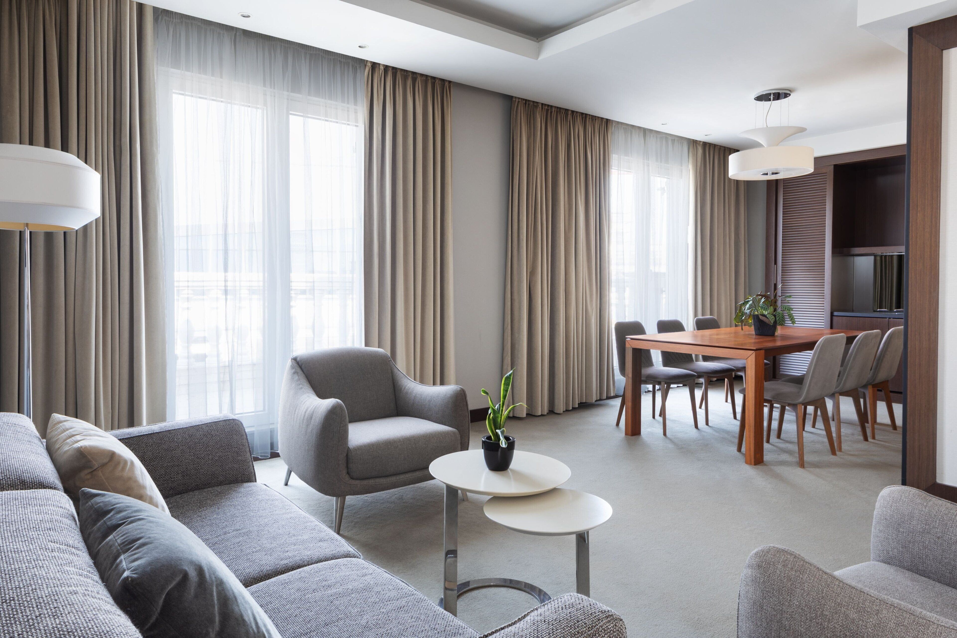 48-inch Smart TV with satellite channels, TV, pay films