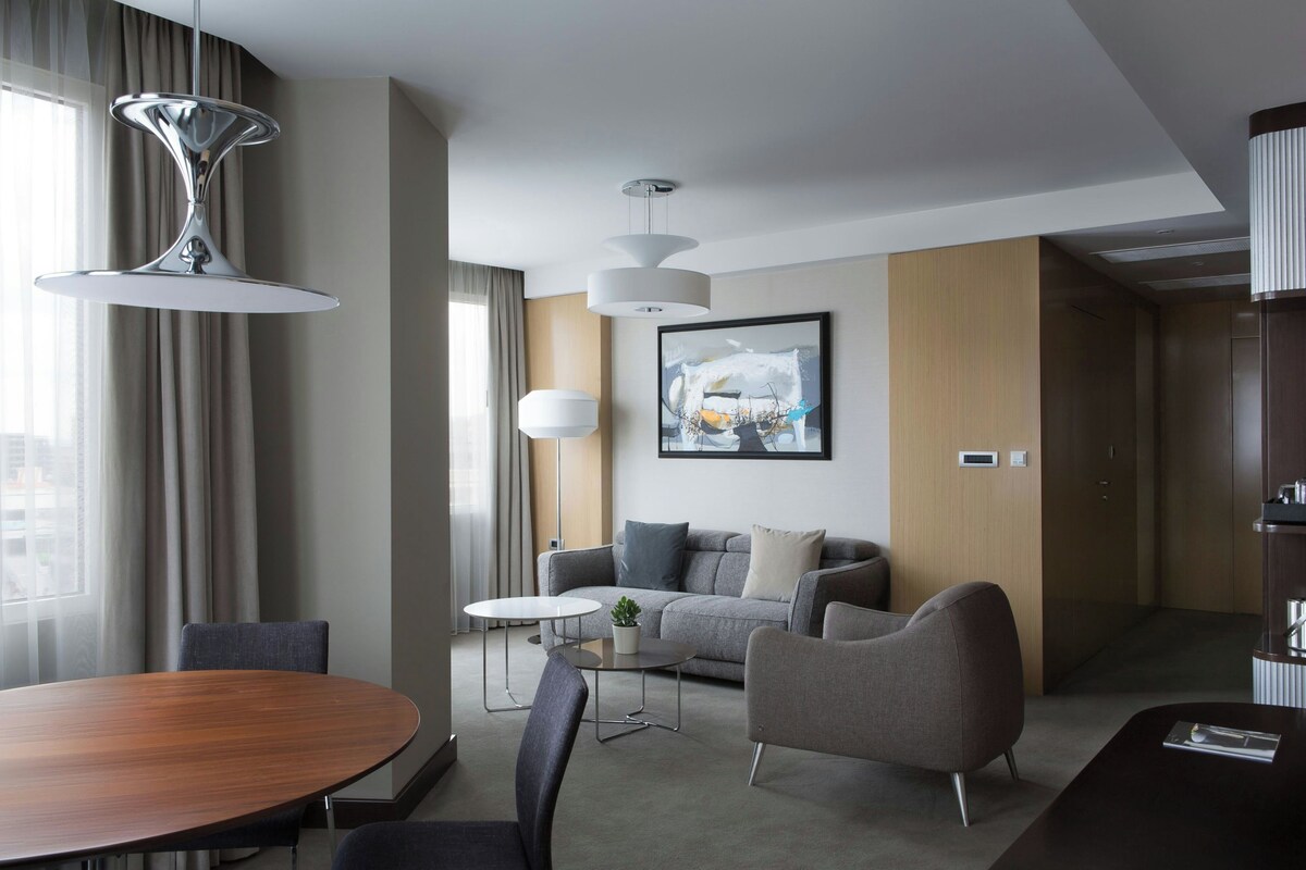 Premier-Zimmer, 1 Schlafzimmer | Wohnbereich