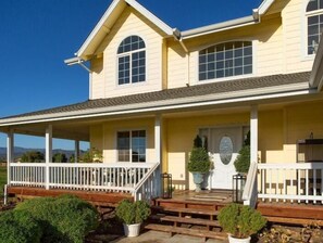 Front of property - Makiivka Estate (Lakeport)