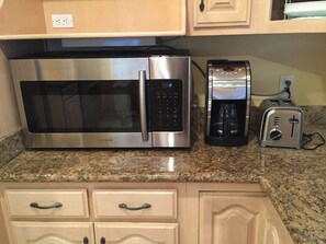 Premium Bungalow, 2 Bedrooms, Kitchen, Laundry, Patio/BBQ | Microwave