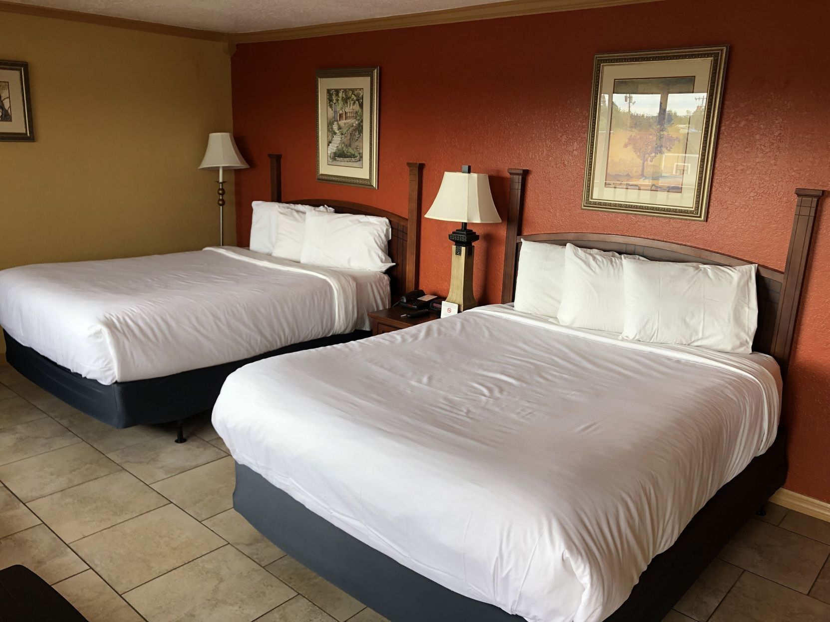 Wifi gratis y ropa de cama 