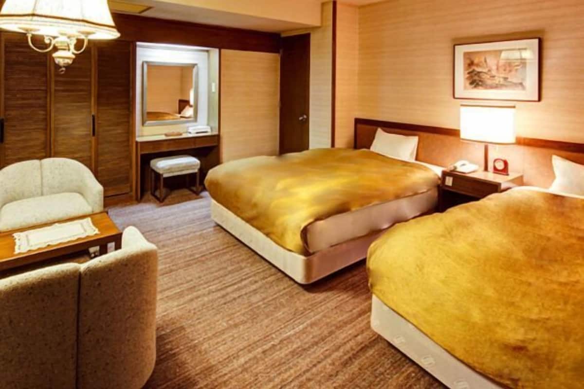 Minibar, in-room safe, desk, blackout drapes