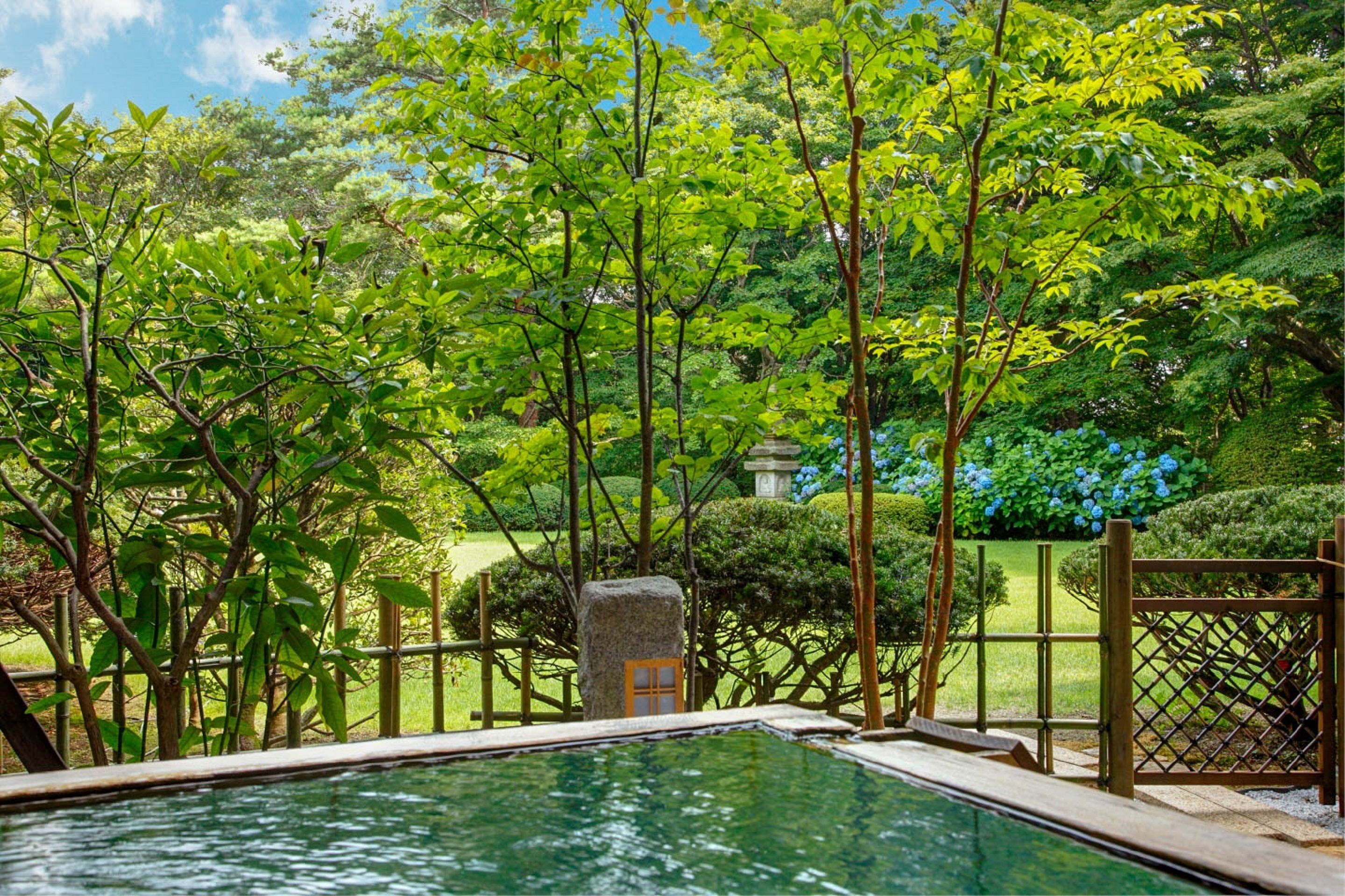 Luxury Twin with Garden & Open Air Bath | Minibar, in-room safe, desk, blackout drapes