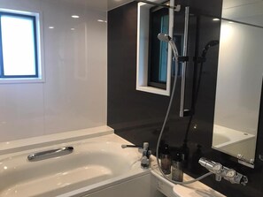 Slippers, electronic bidet, towels - Hotel Daisen Shirogane (Daisen)