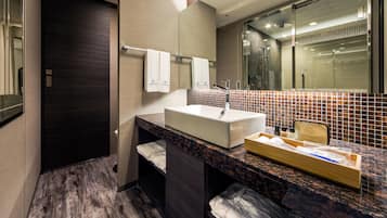 Free toiletries, hair dryer, slippers, bidet